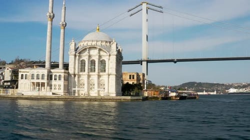 Quarantäne des Bosporus und der Ortaköy-Moschee Istanbul Luftaufnahme 2