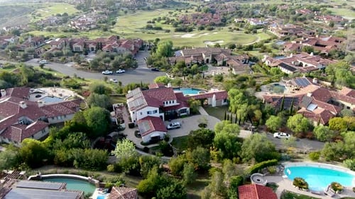 Big Luxury Executive House with Pool Next To Golf Course in Private Community