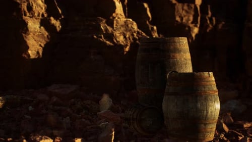 Velhos barris de vinho vintage de madeira perto de Stone Wall em Canyon