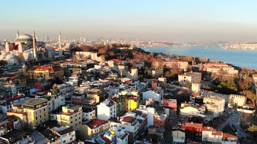 Abend-Luftbild von Istanbul mit Blick auf die Hagia Sophia