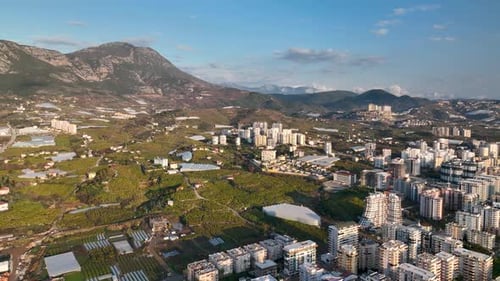 Vista aérea colorida de la ciudad (4 km), Alanya, Turquía