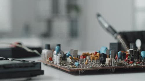 Platine auf dem Tisch