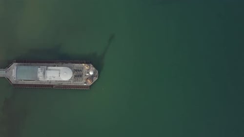 Un Zumbido de arriba hacia abajo sobre el muelle de Bournemouth