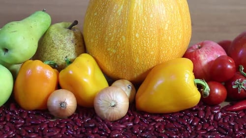 Schönes Herbstfrisches Gemüse auf dem Tisch