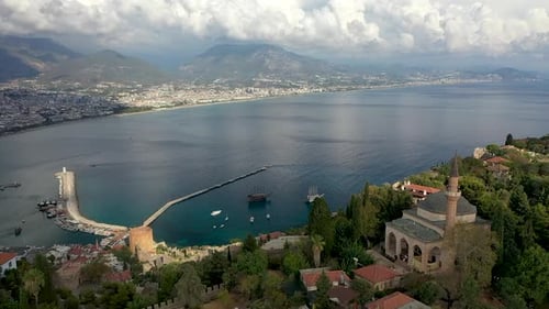 Château d'Alanya, Alanya Kalesi, vue aérienne de la montagne et de la ville, Turquie