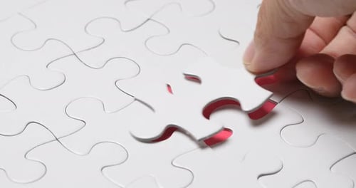 Das weiße Puzzle abschließen