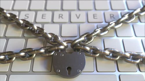 Cadenas avec chaînes sur le clavier avec texte du serveur