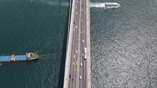 Frachtschiff-Verkehr