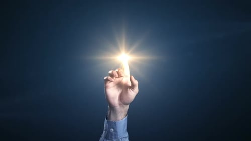 Hand des Geschäftsmannes mit digitaler Schnittstelle