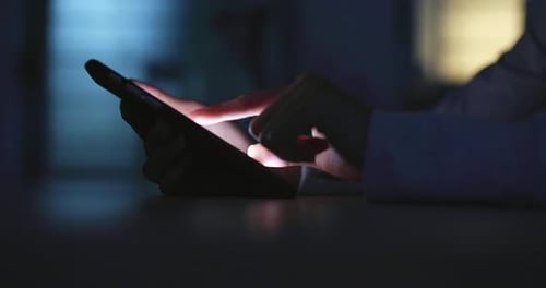 Use of smart phone at home in the evening