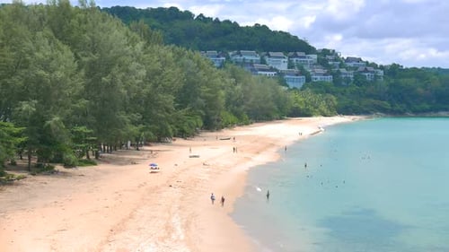 Beautiful tropical beach sea ocean with blue sky and white cloud