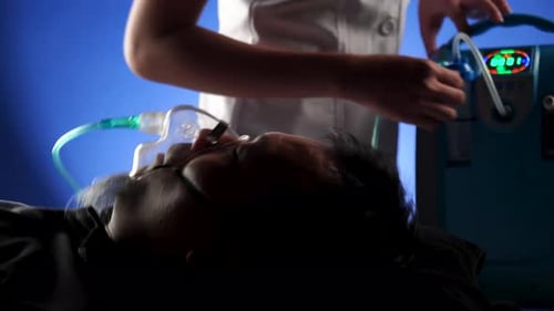 Oxygen Mask for Respiratory Treatment