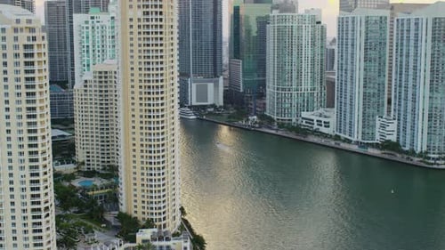 Vista aérea de edificios en el centro de Miami