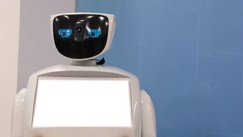Ein moderner Roboter schaut geradeaus