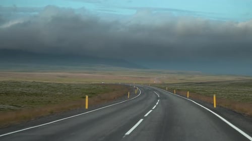 Autofahren auf dem Weg nach Island
