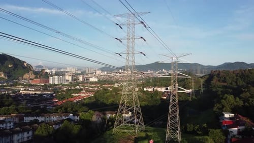 Luftaufnahme beim Aufstieg auf den elektrischen Turm