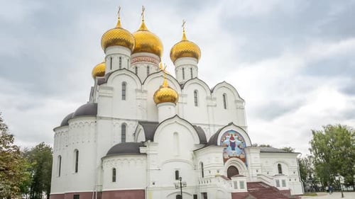 Russia, Yaroslavl, View of the Uspensky Cathedral on a cloudy day