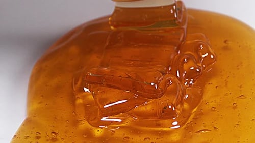 Honey Flowing, Slow Motion