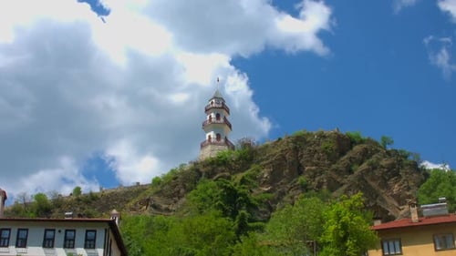 Tour de l'horloge ottomane, ville de Göynük en Turquie.