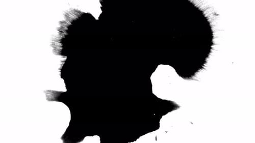 Tinta preta sobre fundo branco isolado