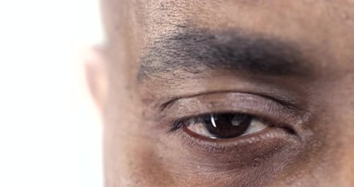 Müde Augen des Geschäftsmanns
