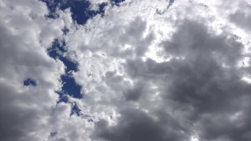 Dramatic Clouds Time-Lapse Reveals Sunlight