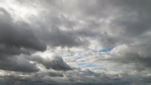 Stürmische Wolken am Himmel