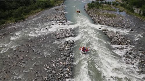 Luftaufnahme von Rafting Sport