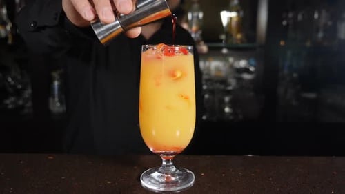 Cocktail zubereiten