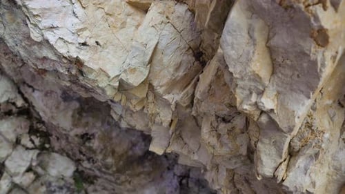 Felsen an der Decke einer Höhle