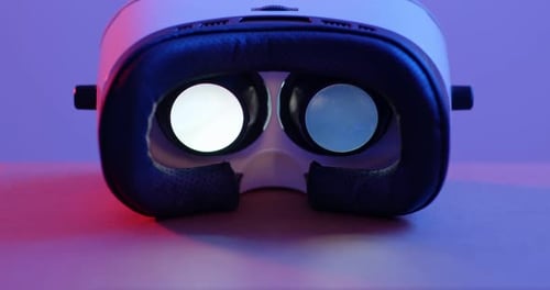 Virtual reality device