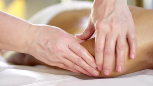 Schultermassage im Spa-Salon