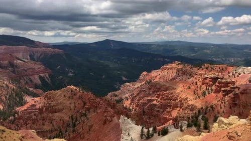 Wunderschöner Red Rock Canyon in den hohen Wüstenbergen des Südwestens der USA