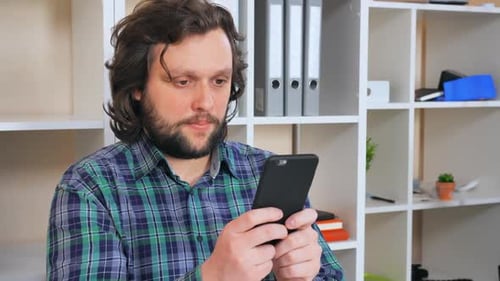 Happy Worker Messaging in Office