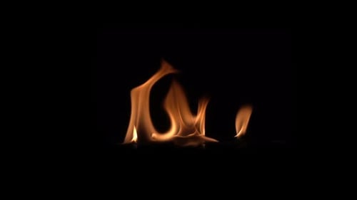 Kleine Flammen flackern