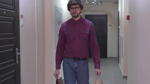 The delivery service will deliver the parcels from the grocery store to the home.