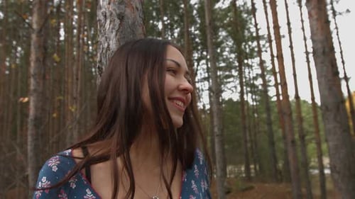 Tanzen im Pinienwald