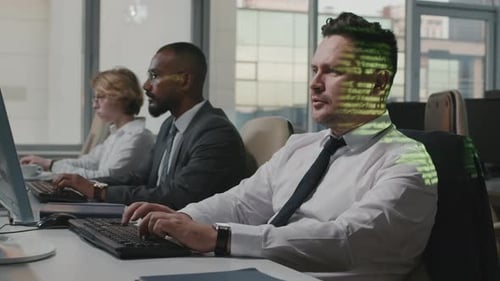 Développeurs de logiciels au travail