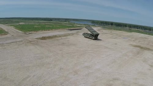 Vista aérea do lançador de mísseis na área de tiro