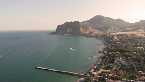 Ville au bord de la mer