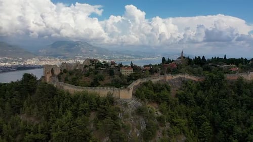 Château d'Alanya, Alanya Kalesi, vue aérienne de la montagne et de la ville, Turquie