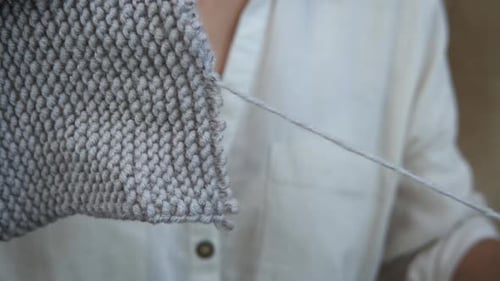 Lösen Sie das Stricken.