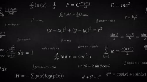 Symboles d'équation de la science des formules mathématiques écrits sur un tableau noir en mouvement - 4K