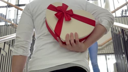 Man Surprises Woman With Heart-Shaped Gift