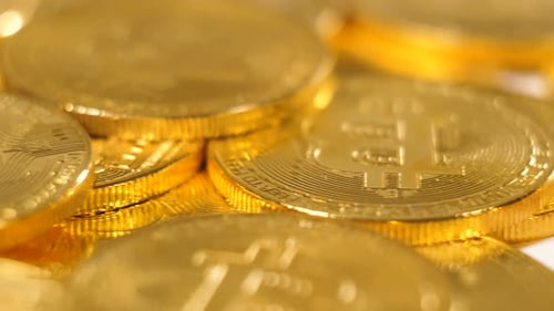 Les macropièces appartiennent à la monnaie virtuelle qui attire les banques mondiales