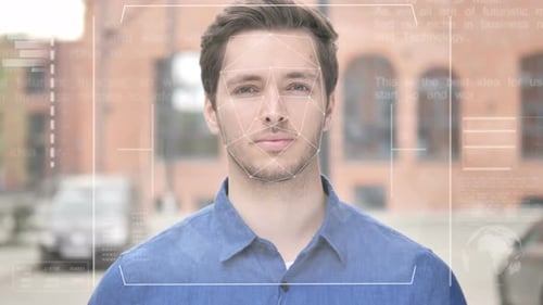 Identifizierung eines jungen Mannes durch das biometrische Gesichtserkennungs-Scansystem
