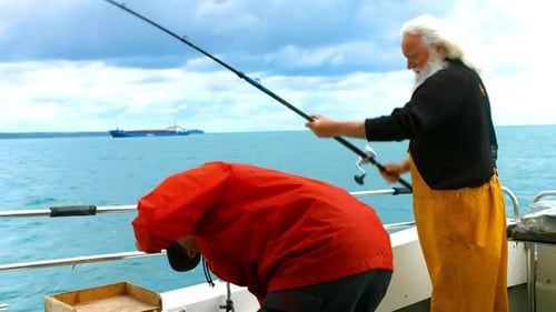Fischer angeln vom Boot aus