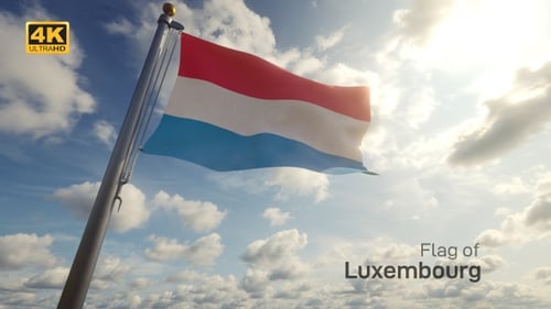 Luxemburgische Flagge auf einem Fahnenmast -