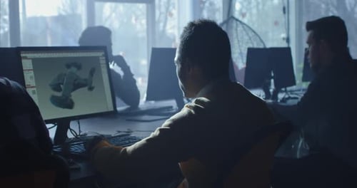 Artista digital trabajando en Gráficos 3D