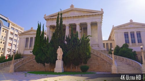 Parallaxe 4K du grand bâtiment néoclassique Vallianeio Megaron à Athènes, Grèce